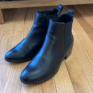 Steve Madden Chelsea Boots, Black